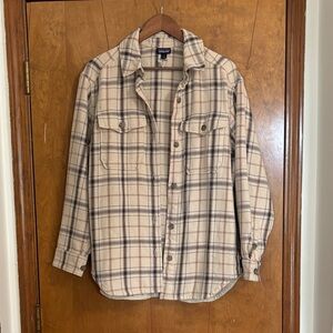 Patagonia Women's Fjord Loft Overshirt Jacket button down flannel organic cotton